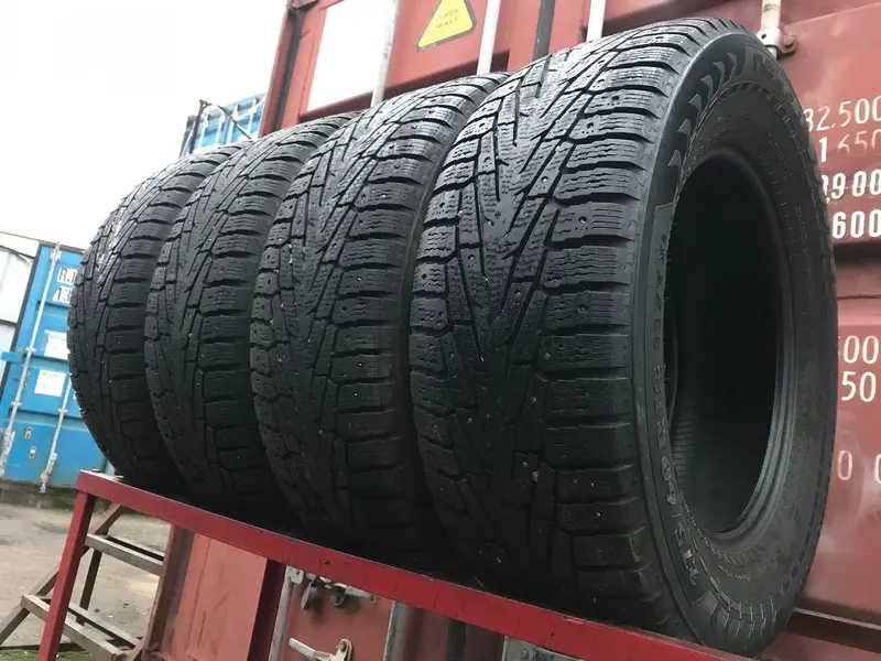 Комплект б/у шин 275/60 R18 Nokian Hakkapeliitta 7 SUV