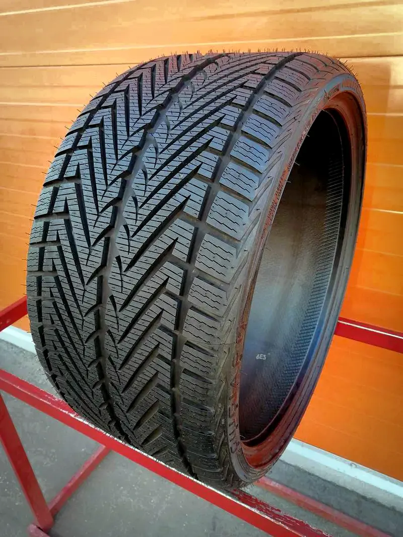 Новая шина 285/25 R20 Vredestein Wintrac Xtreme, фото 1