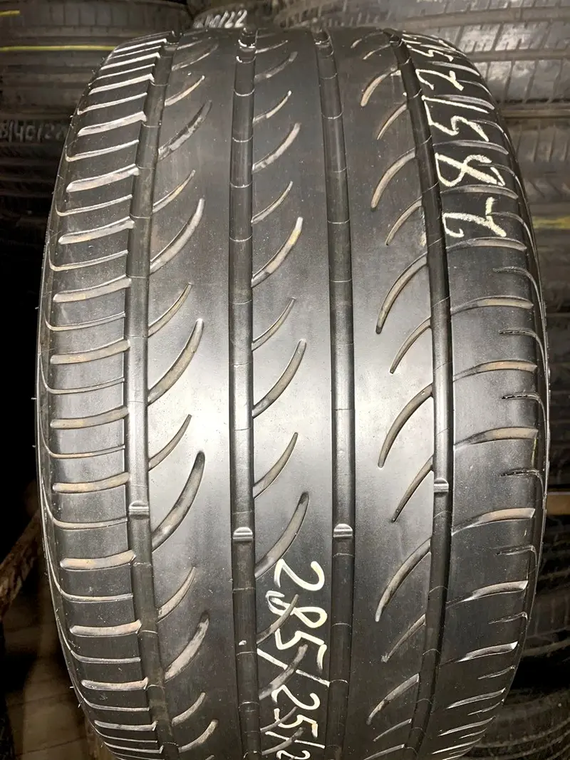 Б/у шина 285/25 R22 Pirelli P Zero Nero