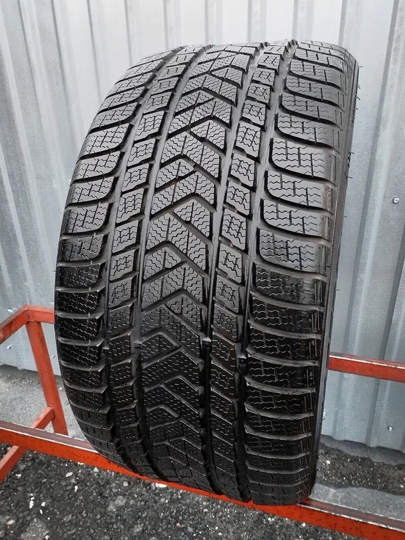 Б/у шина 285/30 R21 Pirelli Winter Sottozero 3