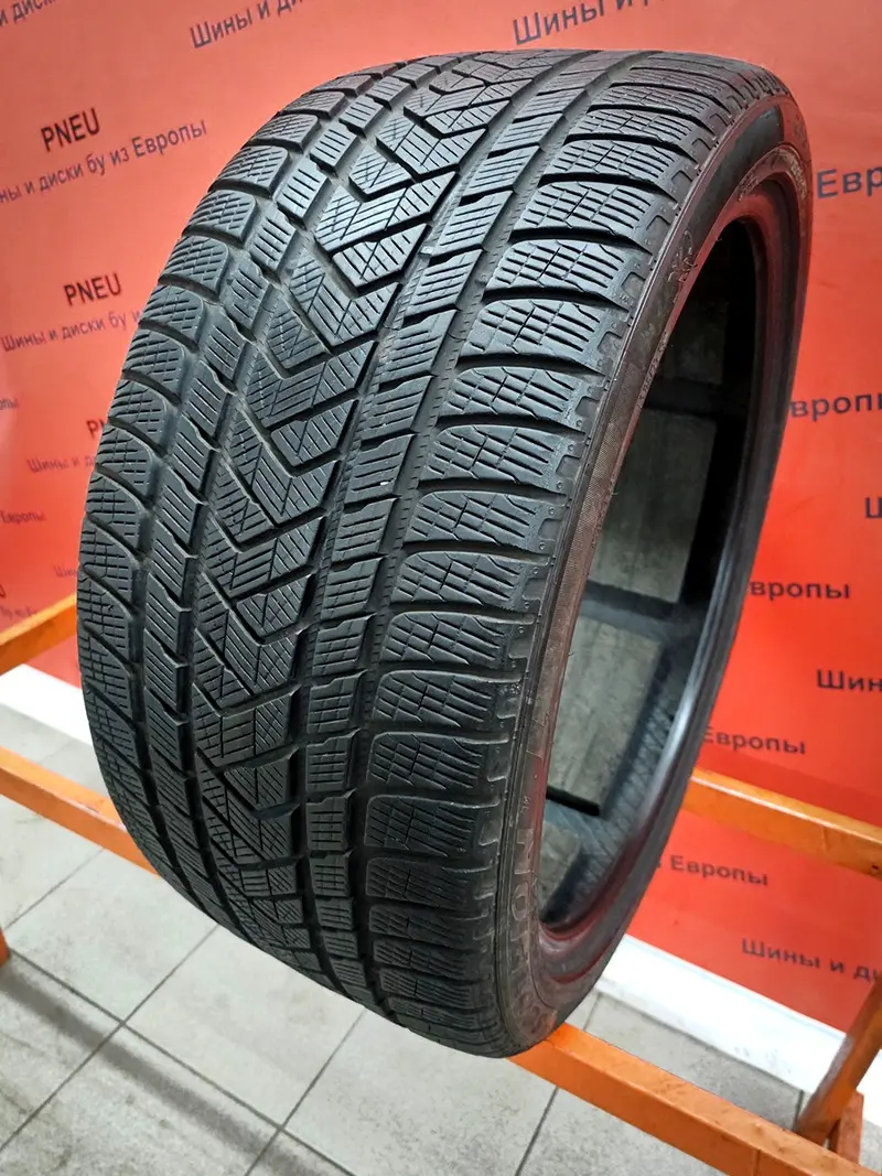 Б/у шина 285/35 R22 Pirelli Scorpion Winter