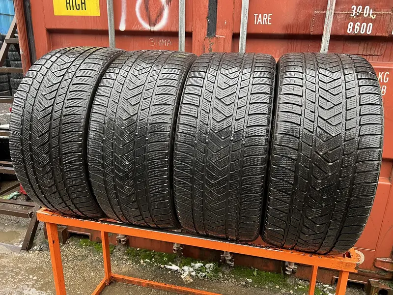 Комплект б/у шин 285/35 R22 Pirelli Scorpion Winter, фото 1
