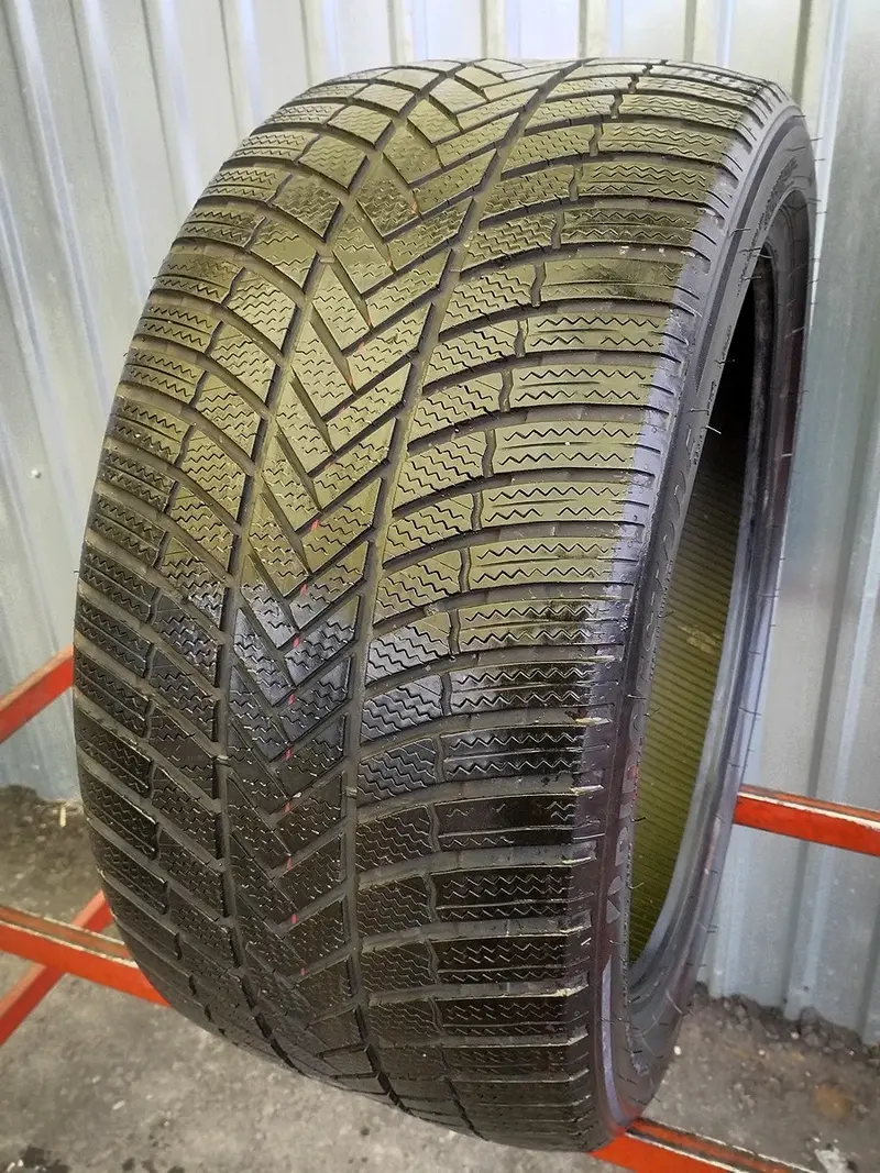 Б/у шина 285/40 R20 Bridgestone Blizzak LM-005