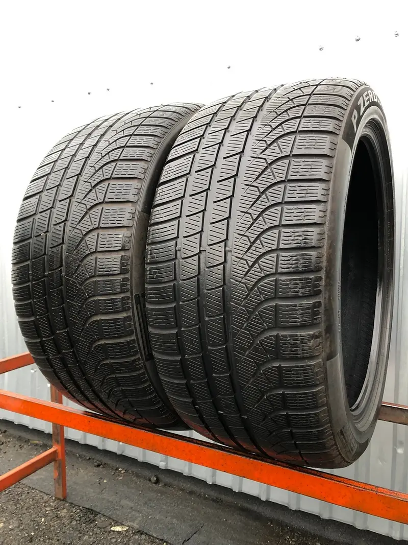 Пара б/у шин 285/40 R20 Pirelli P Zero Winter