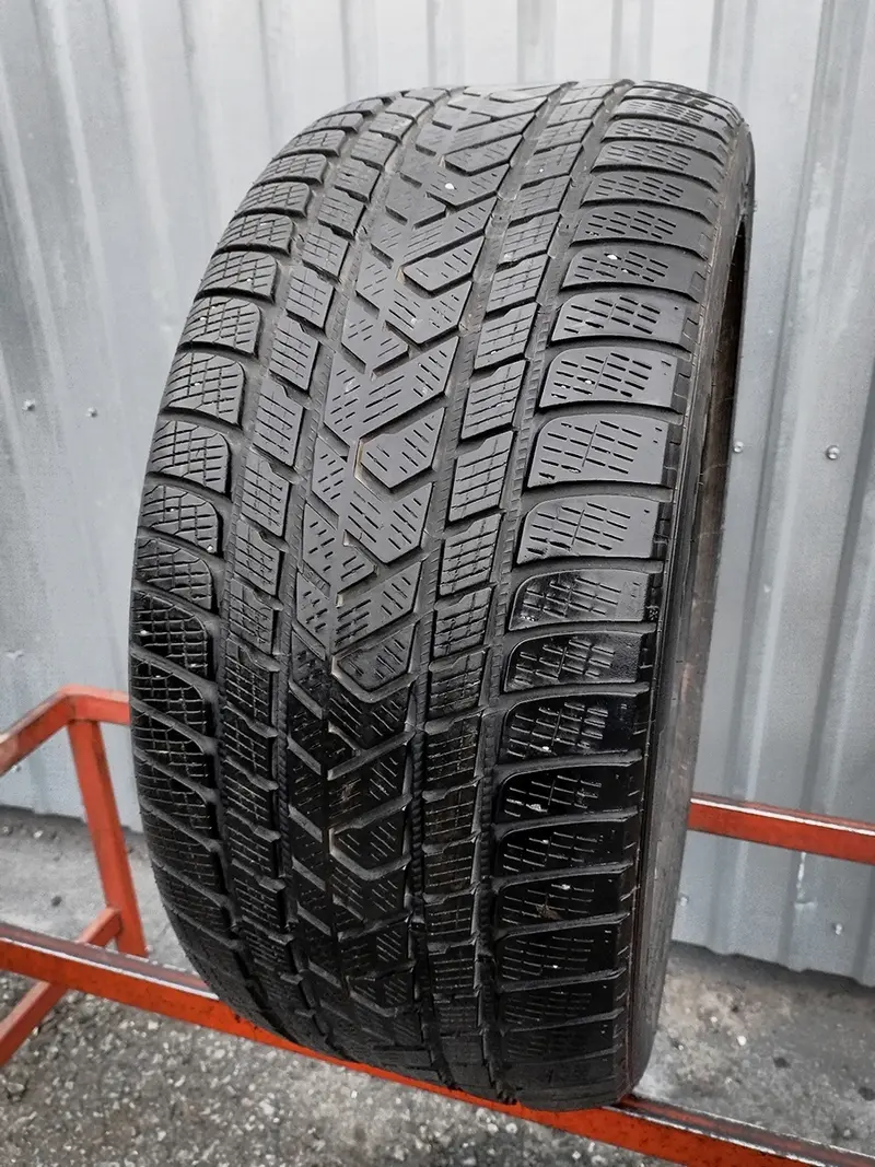 Б/у шина 285/40 R20 Pirelli Scorpion Winter