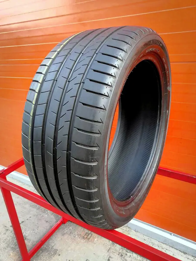 Б/у шина 285/40 R21 Bridgestone Alenza 001