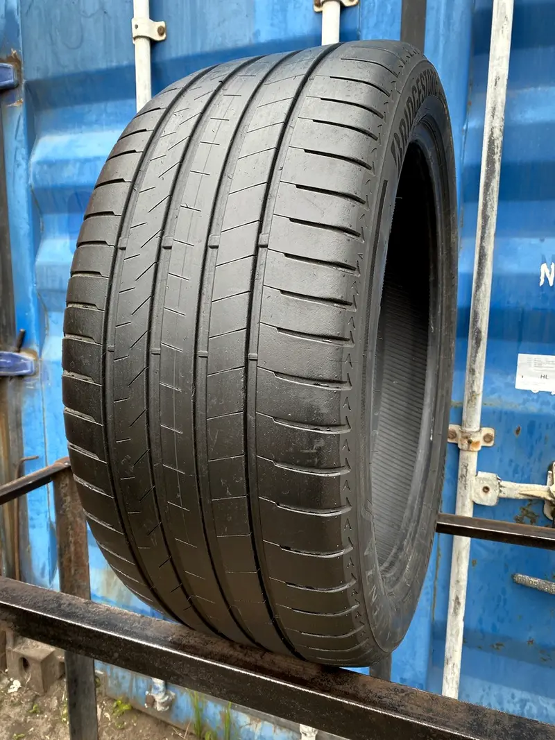 Б/у шина 285/40 R21 Bridgestone Alenza 001