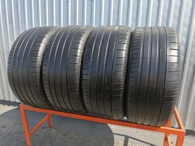 Комплект б/у шин 285/40 R21 Pirelli P Zero PZ4