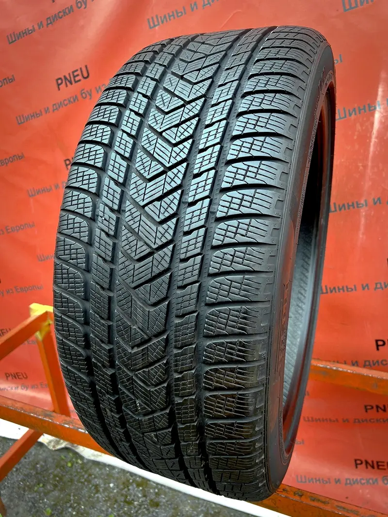 Б/у шина 285/40 R22 Pirelli Scorpion Winter