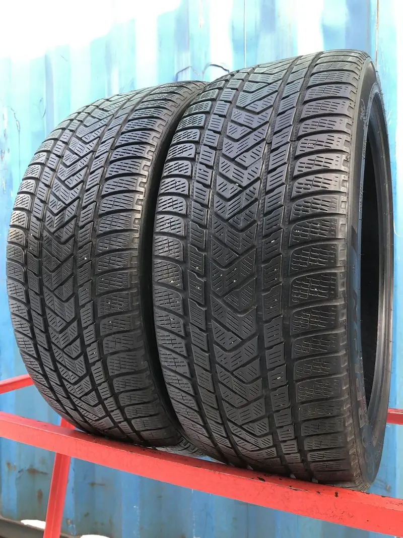 Пара б/у шин 285/40 R22 Pirelli Scorpion Winter