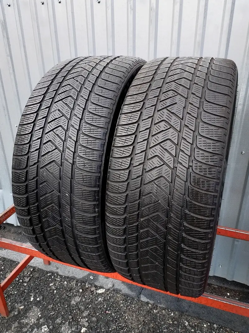 Пара б/у шин 285/40 R22 Pirelli Scorpion Winter