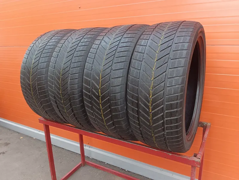 Комплект б/у шин 285/40 R22 Vredestein Wintrac Xtreme S