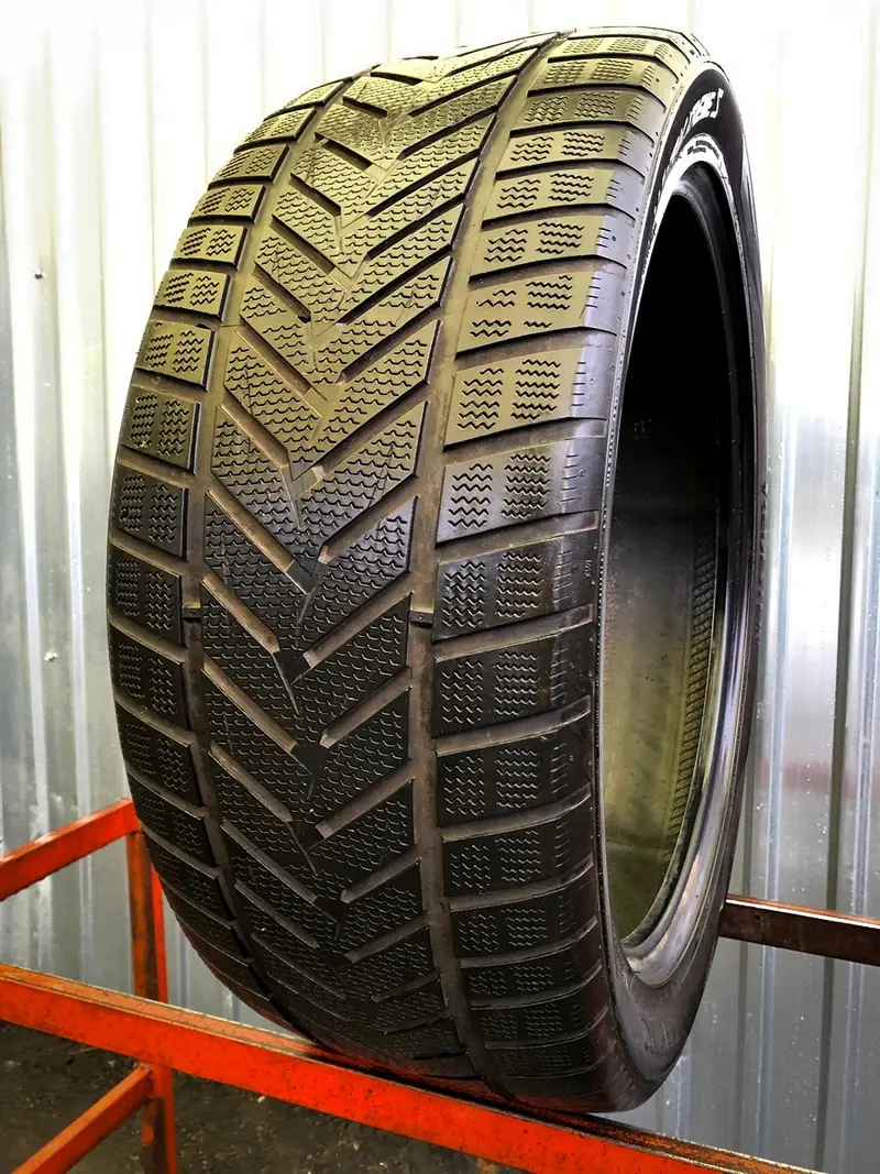 Б/у шина 285/40 R22 Vredestein Wintrac Xtreme S