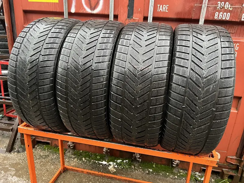 Комплект б/у шин 285/40 R22 Vredestein Wintrac Xtreme S