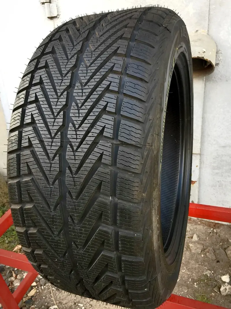Новая шина 285/45 R19 Vredestein Wintrac 4 Xtreme, фото 1