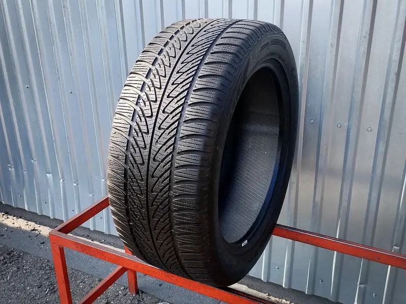 Б/у шина 285/45 R20 Goodyear Ultra Grip 8 Performance