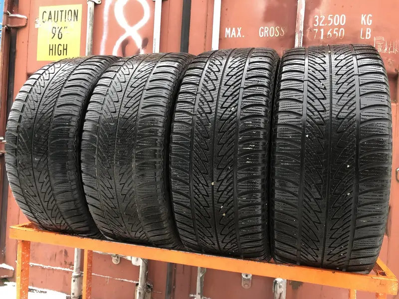 Комплект б/у шин 285/45 R20 Goodyear Ultra Grip 8 Performance
