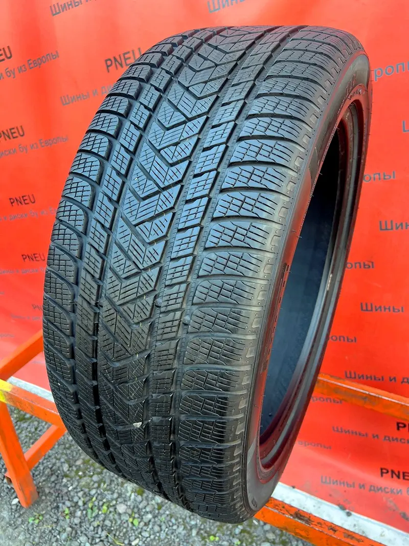 Б/у шина 285/45 R22 Pirelli Scorpion Winter