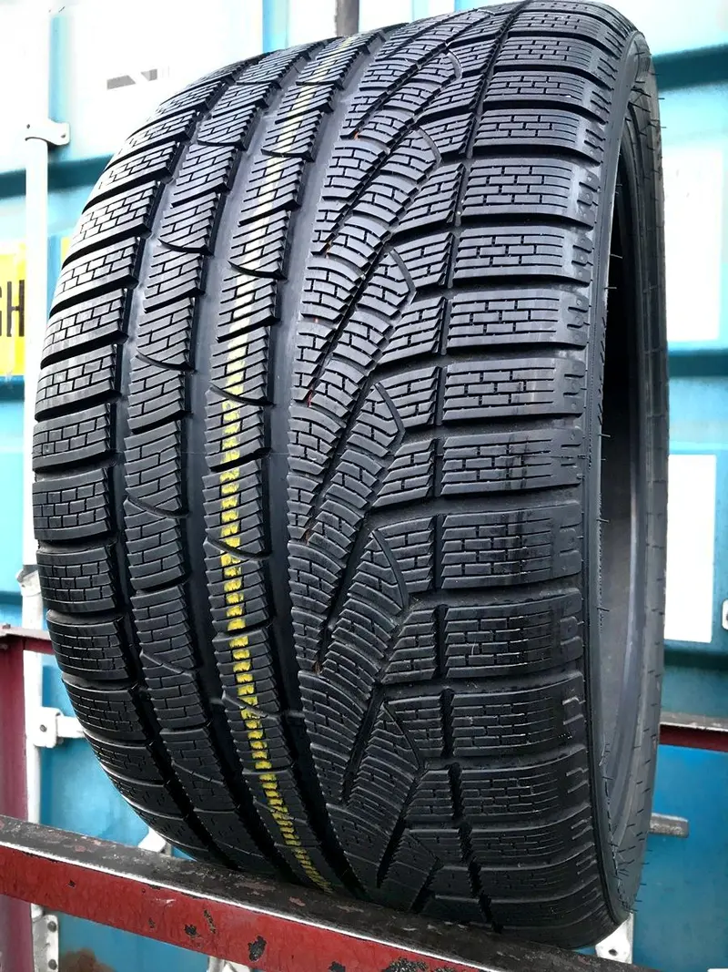Б/у шина 295/30 R20 Pirelli Winter 240 Sottozero 2