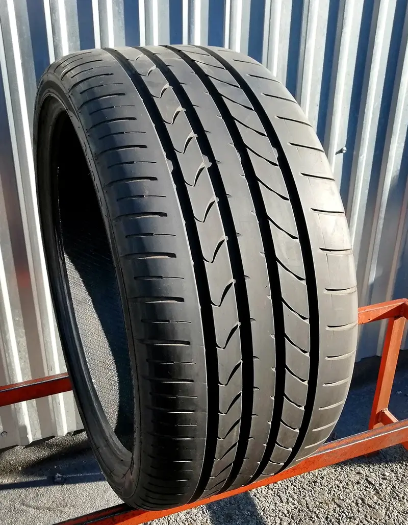 Б/у шина 295/30 R22 Atturo AZ850