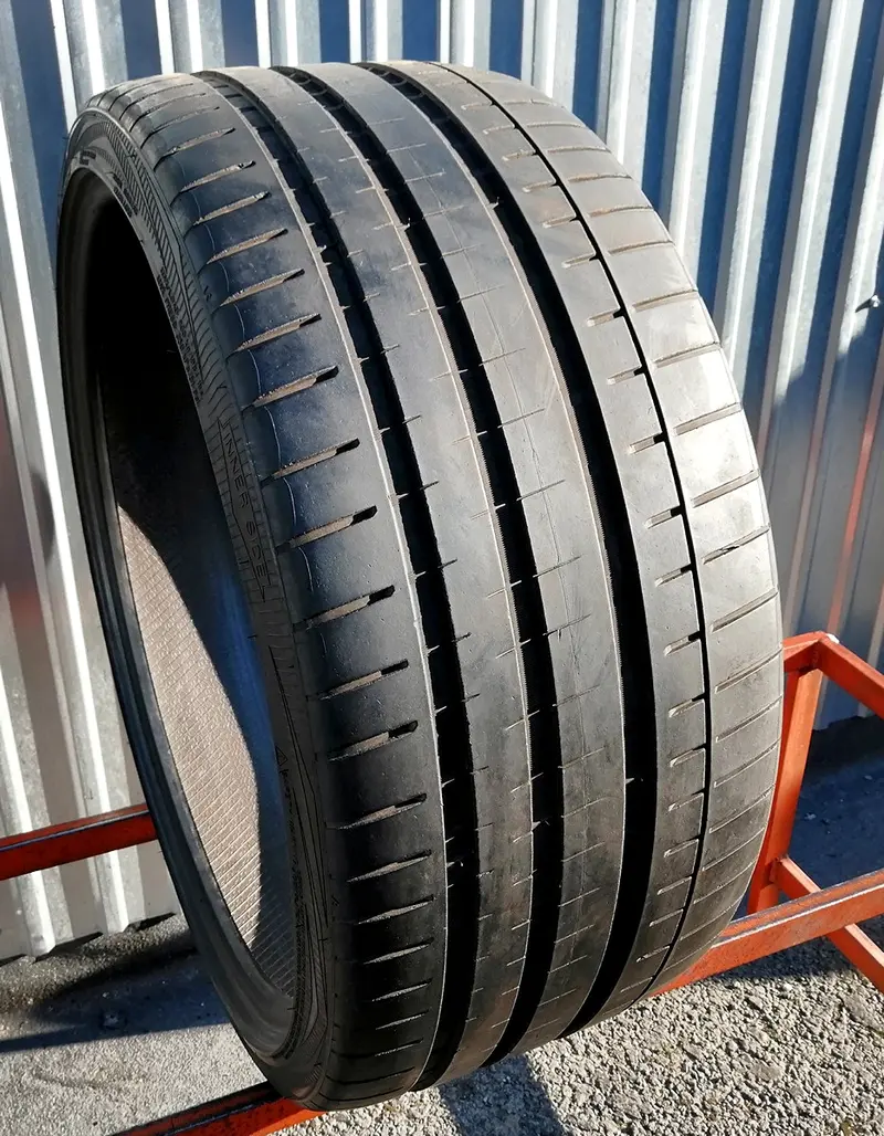 Б/у шина 295/30 R22 Vredestein Ultrac Vorti
