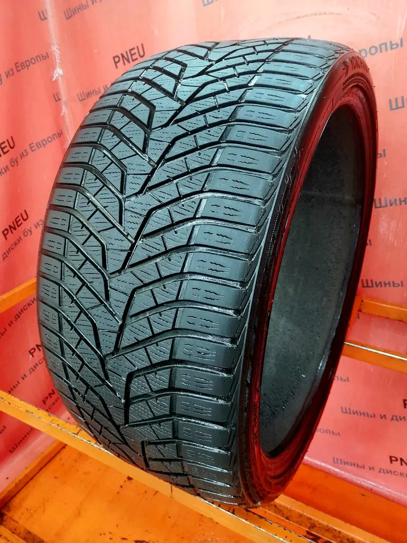 Б/у шина 295/30 R22 Yokohama BluEarth Winter V905