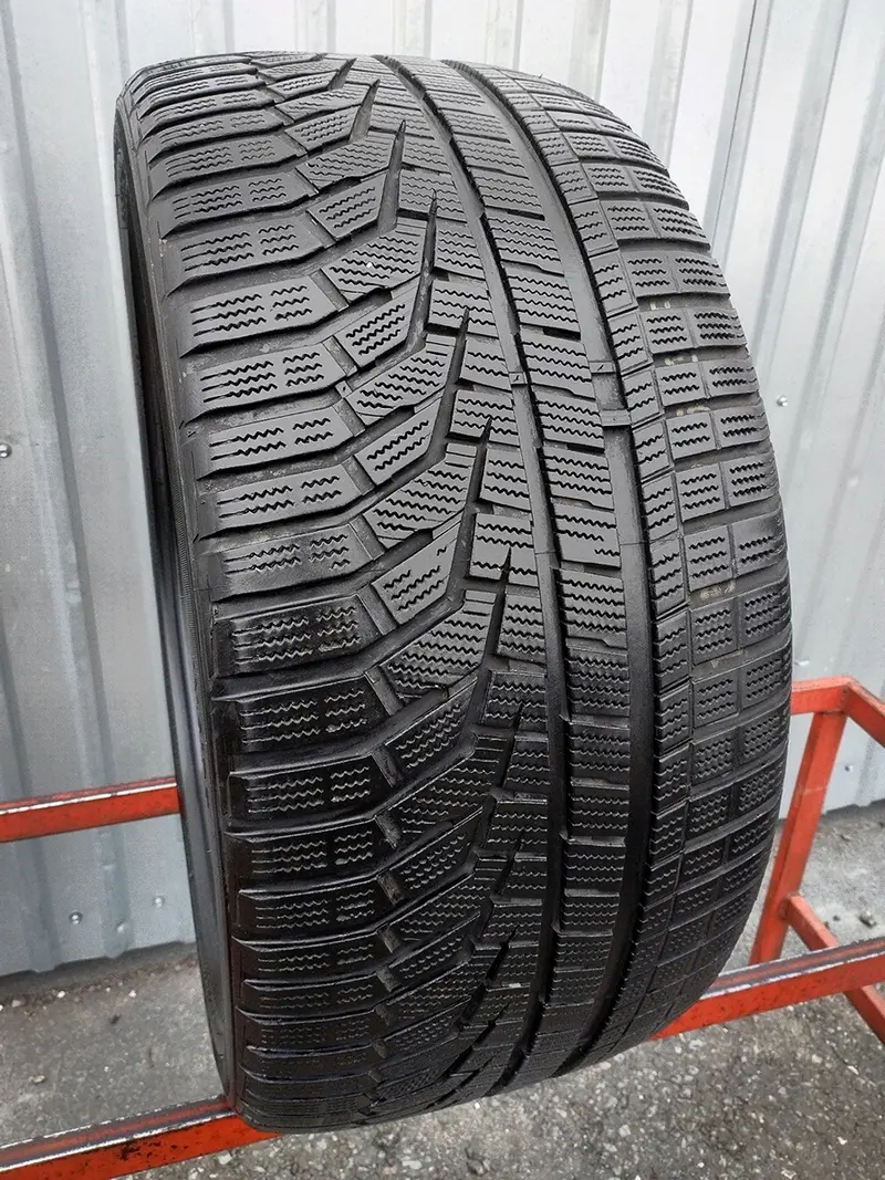 Б/у шина 295/35 R21 Hankook Winter I Cept Evo2 W320A SUV