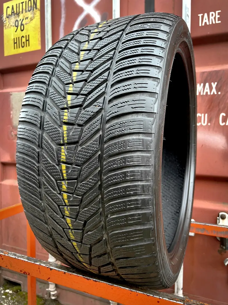 Б/у шина 295/35 R21 Hankook Winter I cept Evo3 X W330A