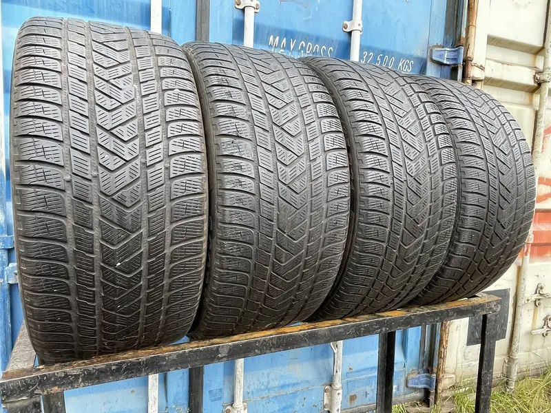 Комплект б/у шин 295/35 R21 Pirelli Scorpion Winter