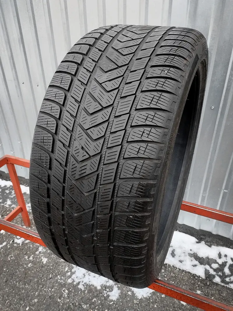 Б/у шина 295/35 R21 Pirelli Scorpion Winter, фото 1