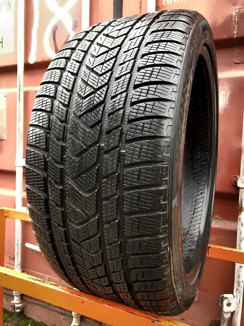 Б/у шина 295/35 R21 Pirelli Scorpion Winter, фото 1