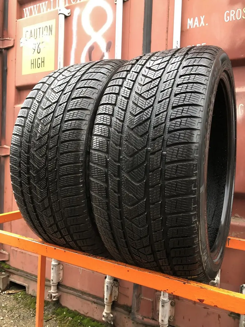 Пара б/у шин 295/35 R21 Pirelli Scorpion Winter, фото 1