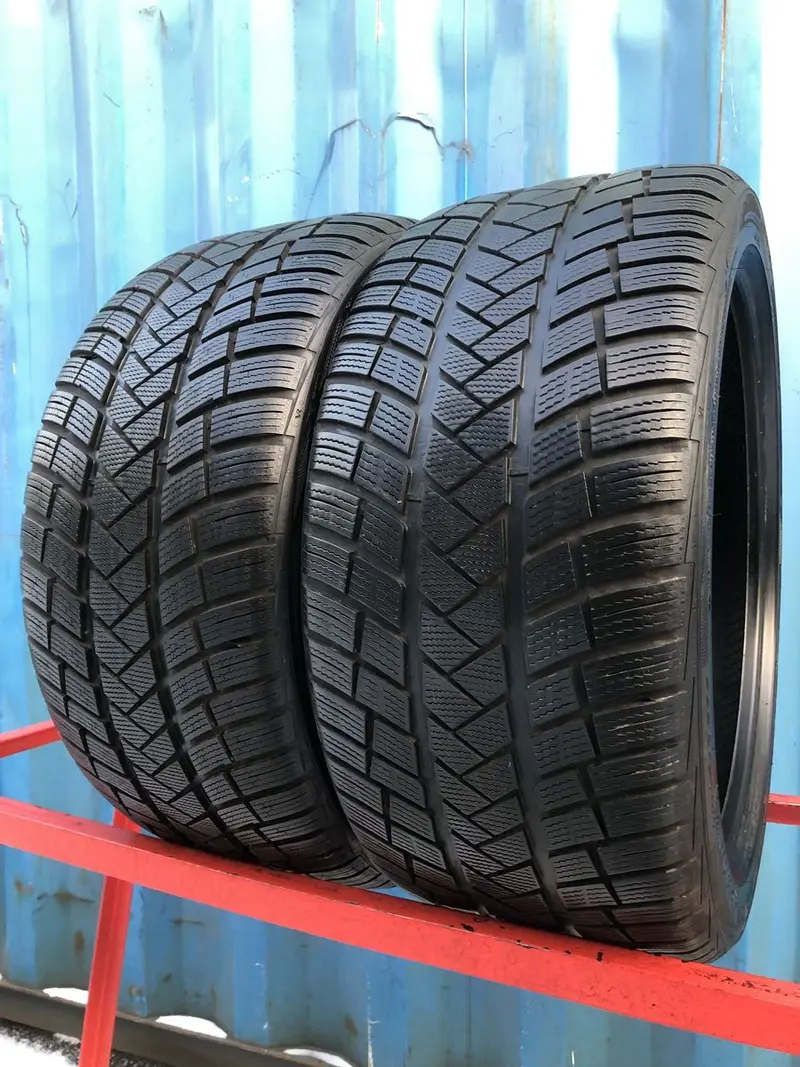 Пара б/у шин 295/35 R21 Vredestein Wintrac Pro