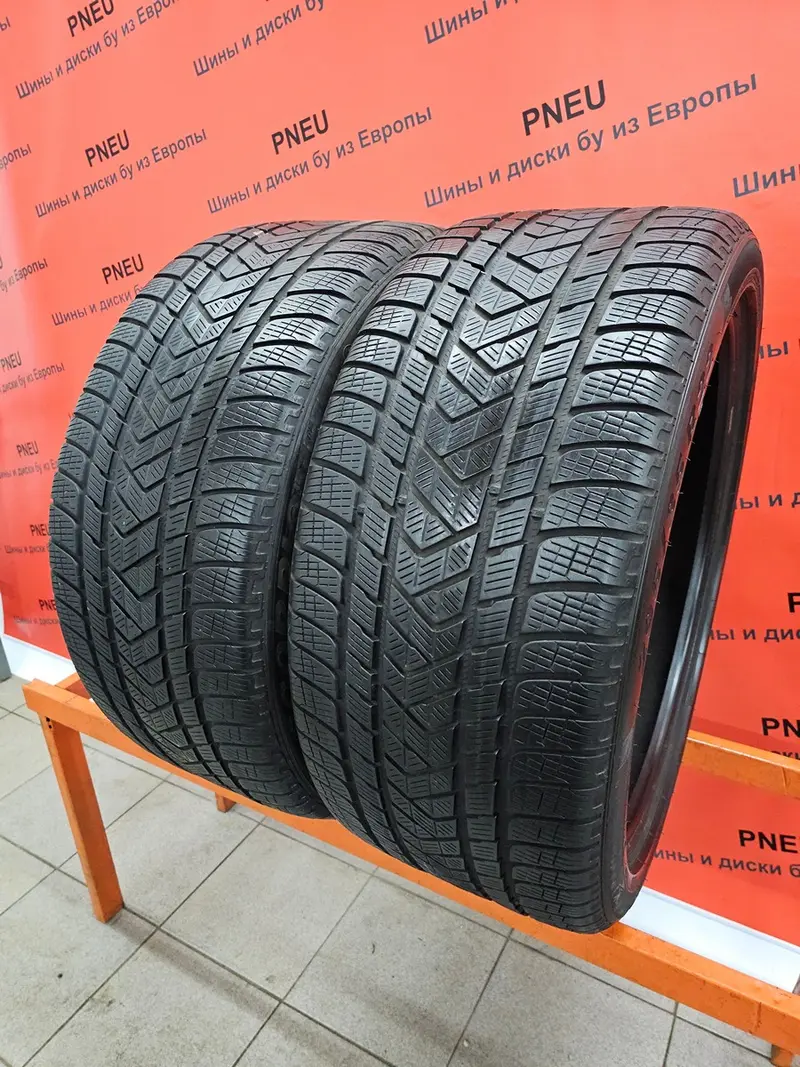 Пара б/у шин 295/35 R22 Pirelli Scorpion Winter