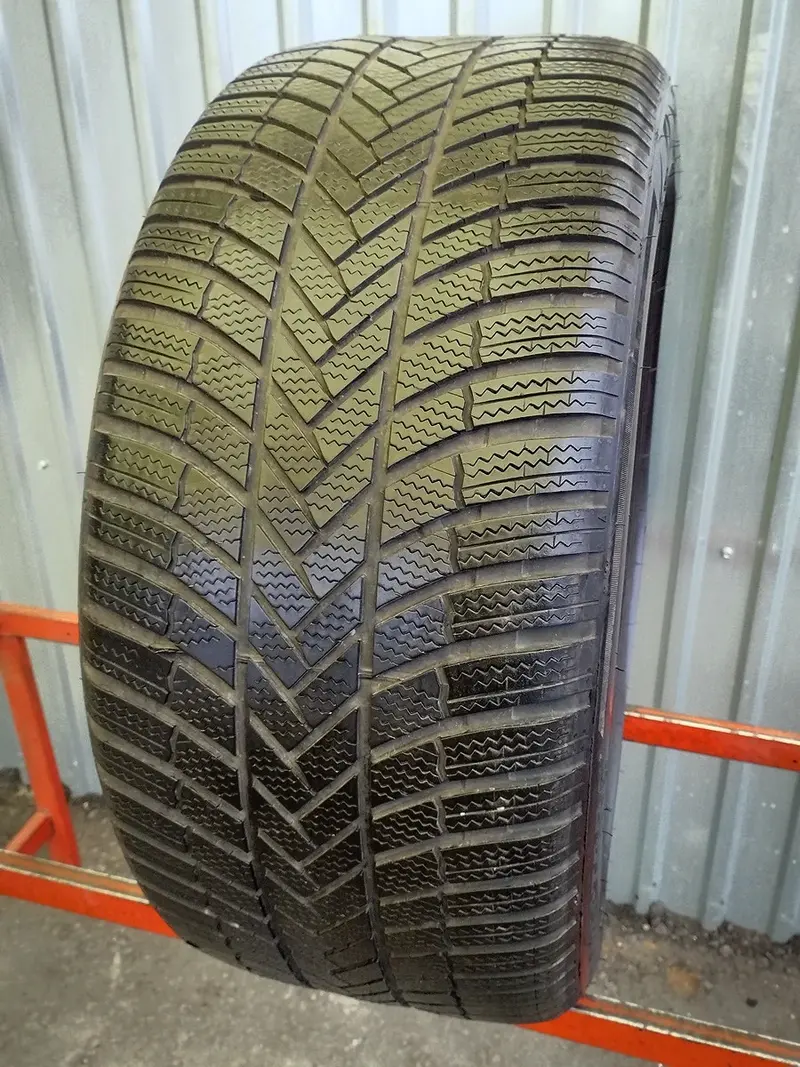 Б/у шина 295/40 R20 Bridgestone Blizzak LM-005