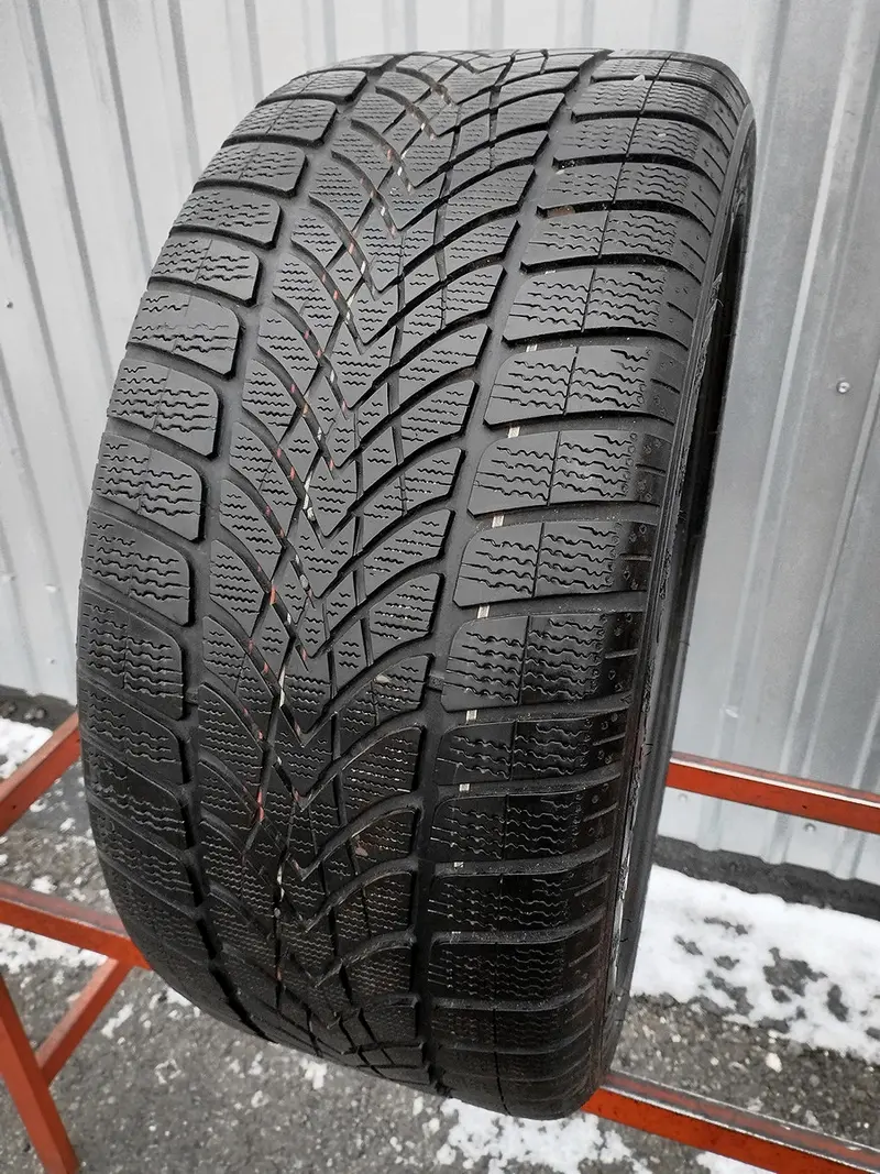 Б/у шина 295/40 R20 Dunlop SP Winter Sport 4D