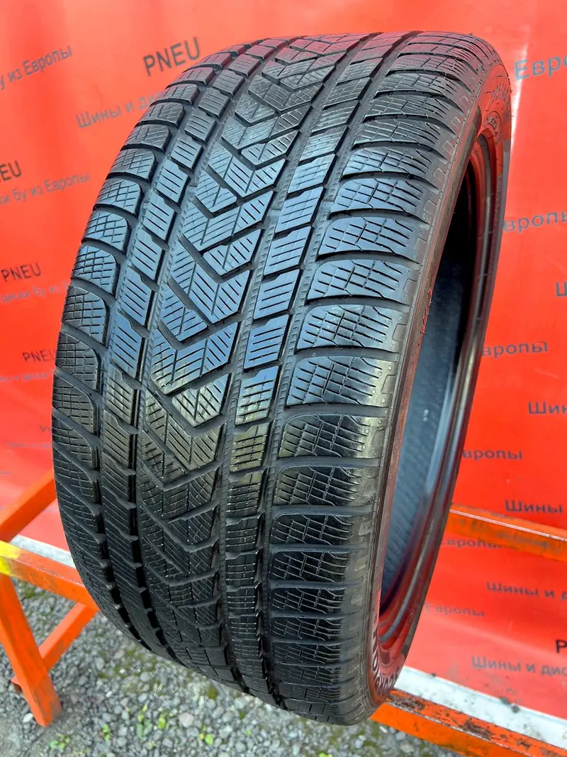 Б/у шина 295/40 R21 Pirelli Scorpion Winter