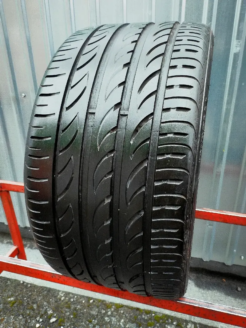 Б/у шина 305/25 R20 Pirelli P Zero Nero GT