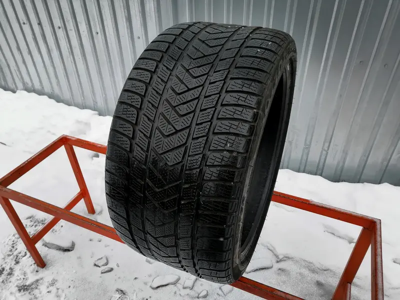 Б/у шина 305/30 R20 Pirelli Winter Sottozero 3