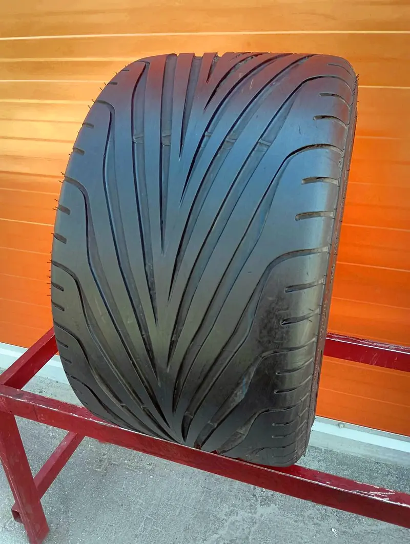 Б/у шина 305/35 R20 Goodyear Eagle F1 GS-D3