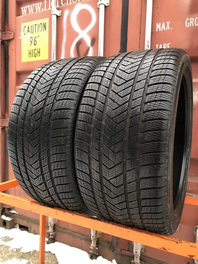 Пара б/у шин 305/35 R21 Pirelli Scorpion Winter