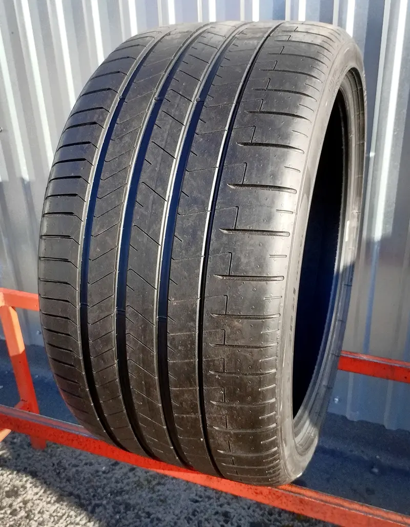 Б/у шина 315/30 R21 Pirelli P Zero PZ4