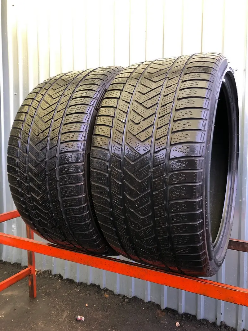 Пара б/у шин 315/30 R21 Pirelli Winter Sottozero 3