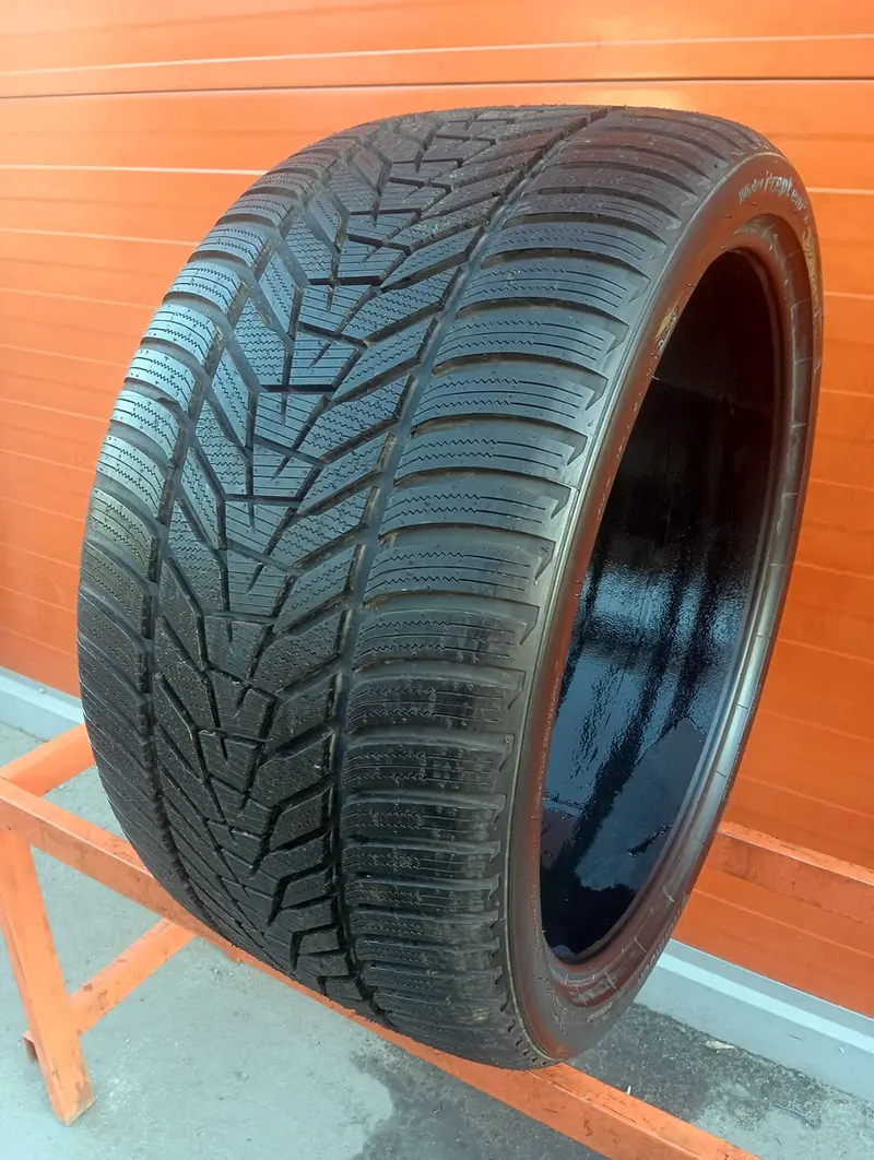 Б/у шина 315/30 R22 Hankook Winter I cept Evo3 W330
