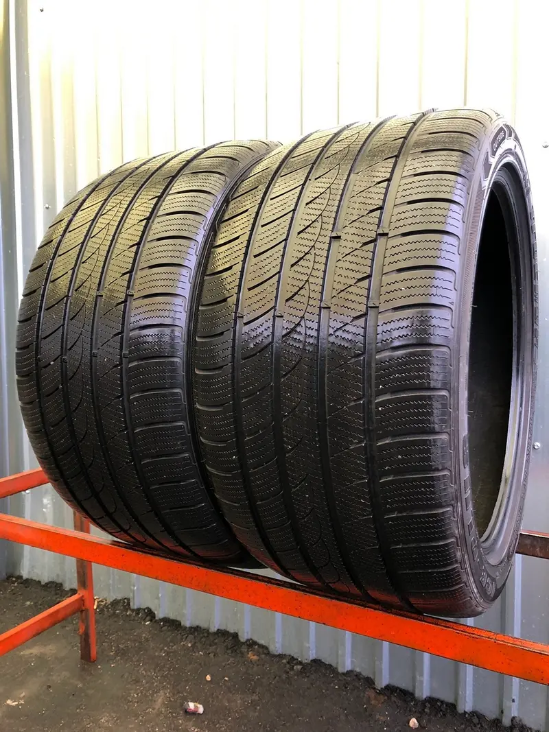 Пара б/у шин 315/35 R20 Tracmax Ice-Plus S220