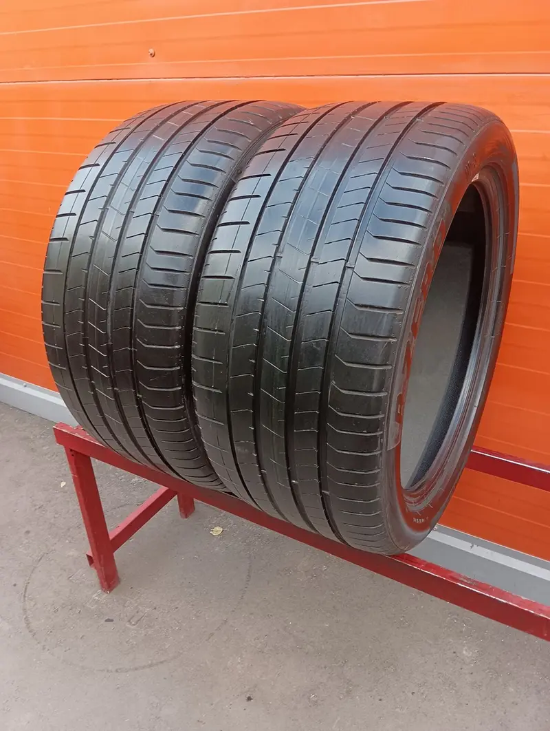 Пара б/у шин 315/40 R21 Pirelli P Zero PZ4