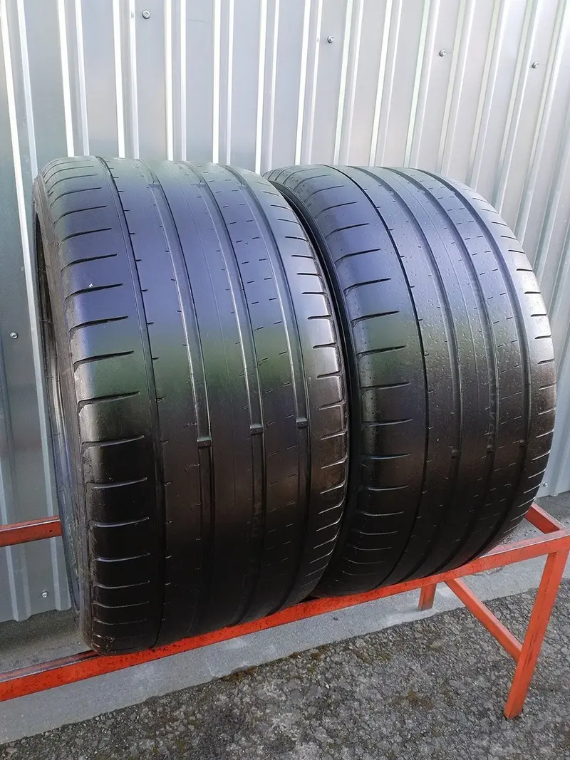 Пара б/у шин 325/35 R22 Yokohama Advan Sport V107