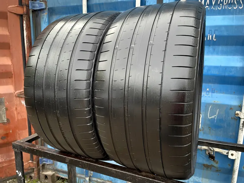 Пара б/у шин 325/35 R22 Yokohama Advan Sport V107