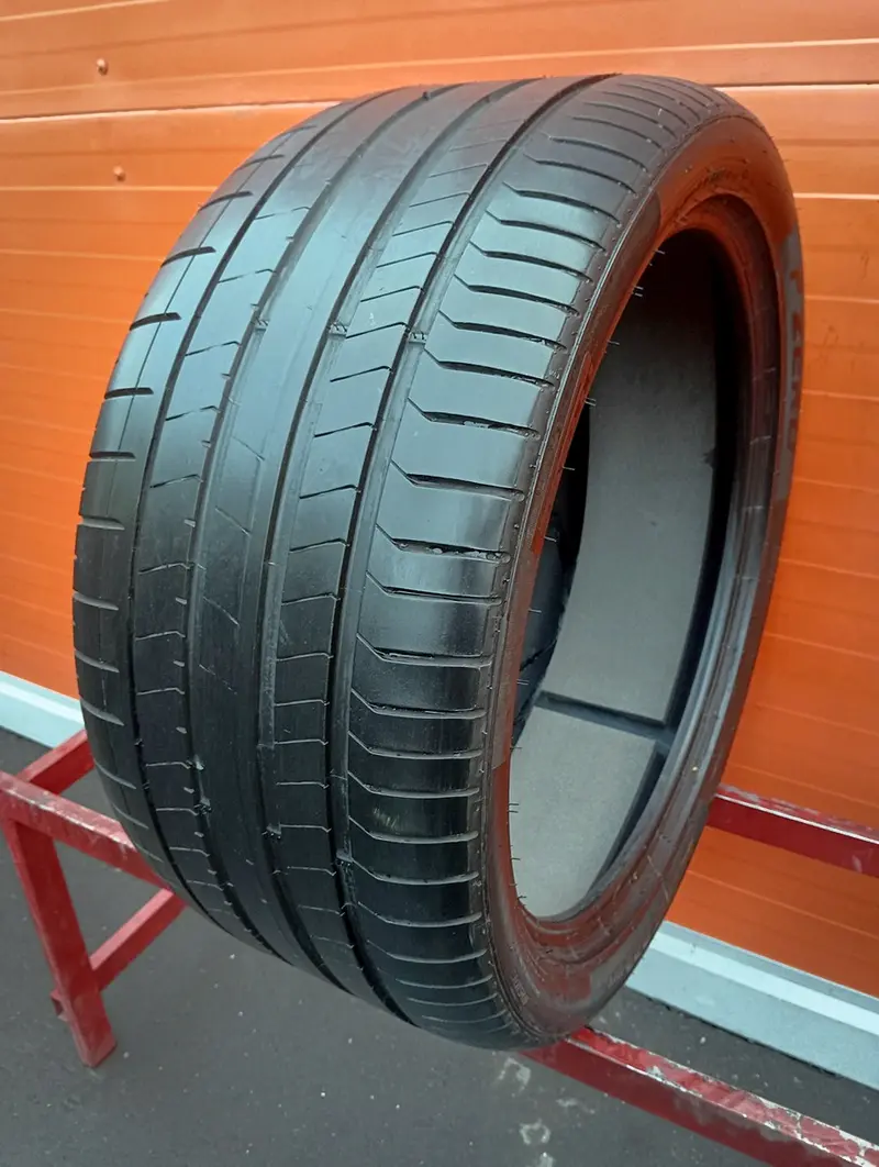 Б/у шина 325/35 R23 Pirelli P Zero PZ4 MO